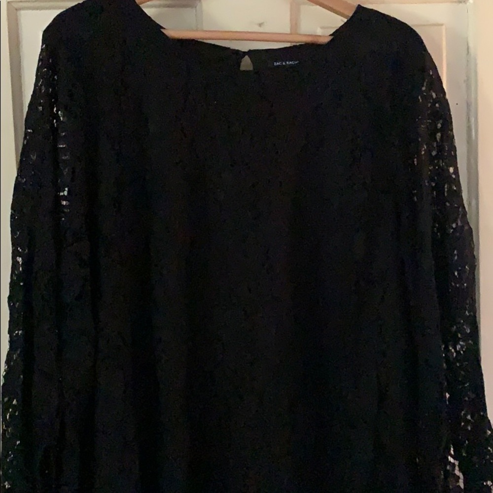 Black lace 3/4 sleeve top